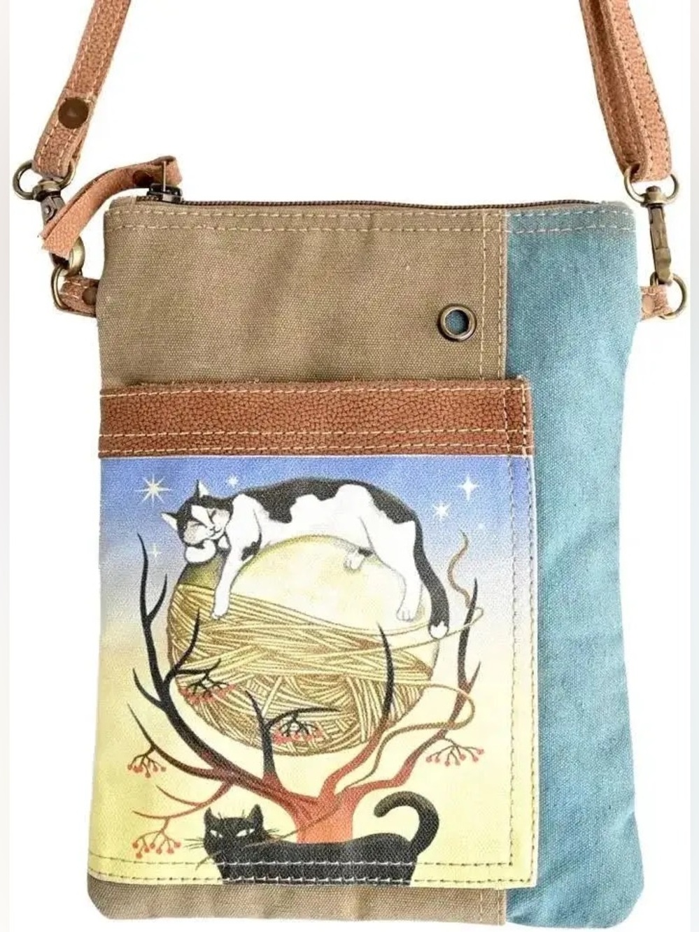 NWT! Clea Ray “Cats Over The Moon” Passport Crossbody Bag